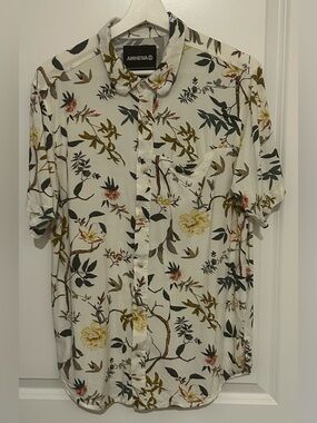 Amnesia Men’s Button Down Shirt Short Sleeve White Floral Pattern Size Medium